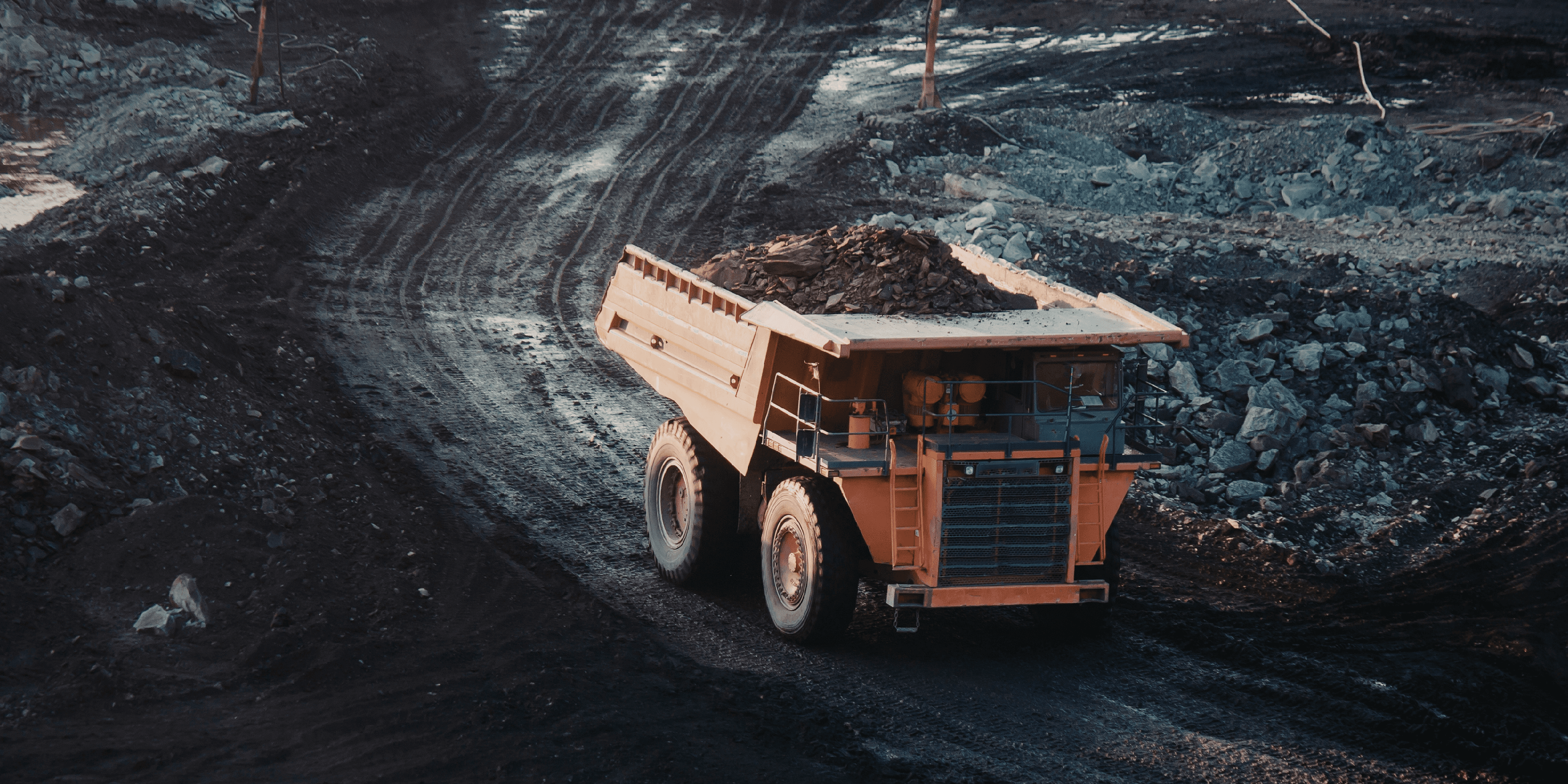 Camion minero en faena